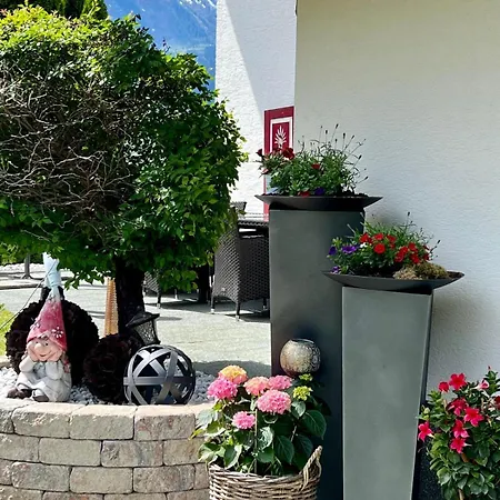 Frauenmantel Mit Extra Doppelzimmer *